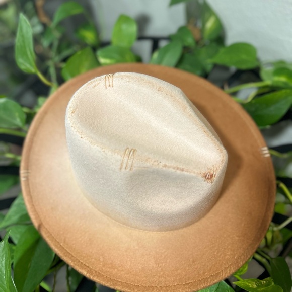 Lot of Four Fall Hats - Picture 12 of 16